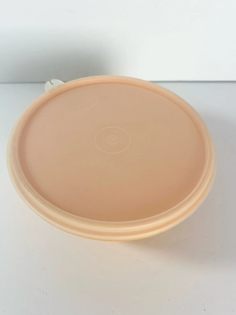 Vintage Tupperware Wonderlier bowl‎ 234-19 with lid yellow-orange
